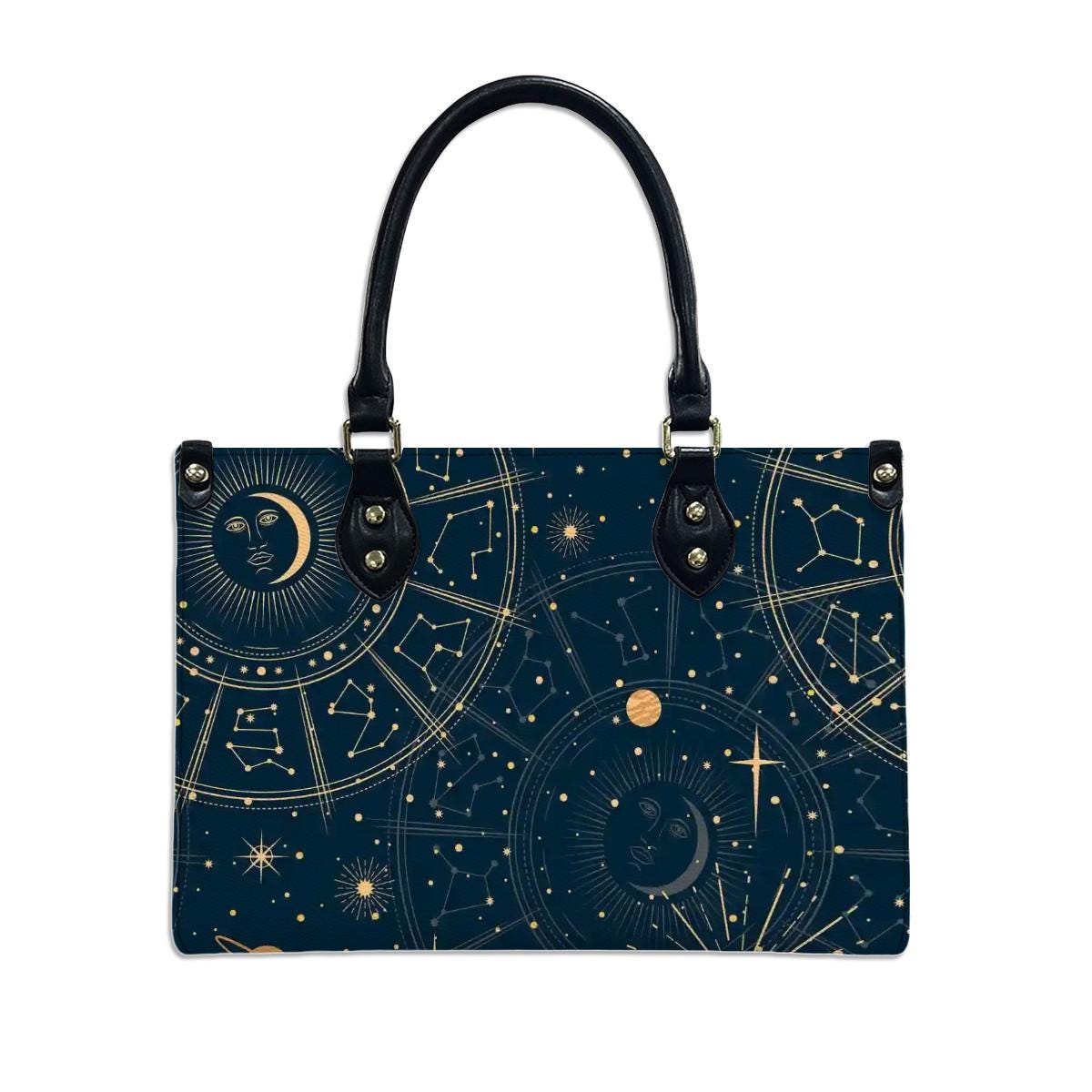 Dunkle Astrologie Himmlische Handtasche in 3 Größen - Blau Gelb Planeten Sterne Umhängetasche