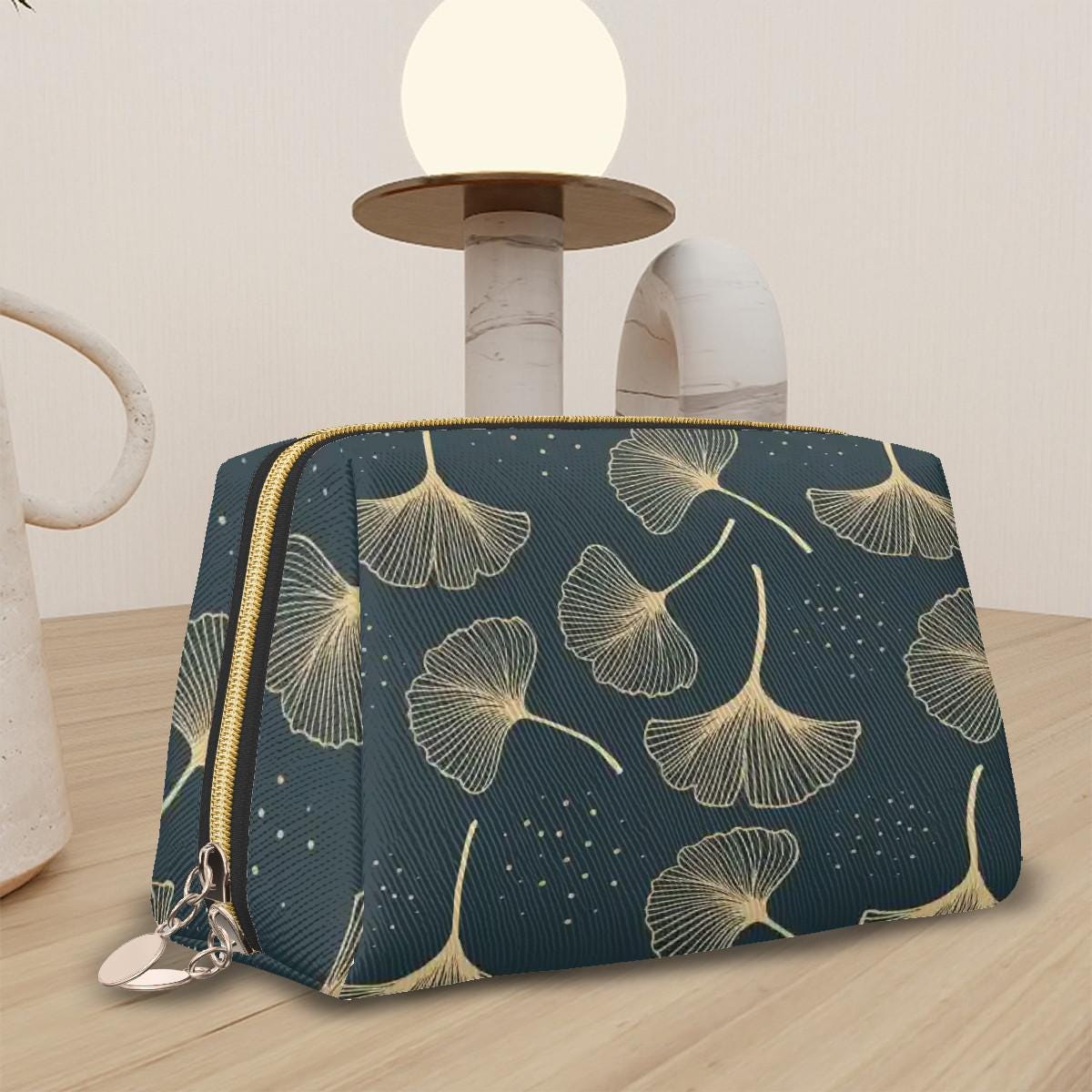 Luxury Black Gold Ginkgo Leaf Makeup Bag – Faux-Leather Travel Cosmetics Case