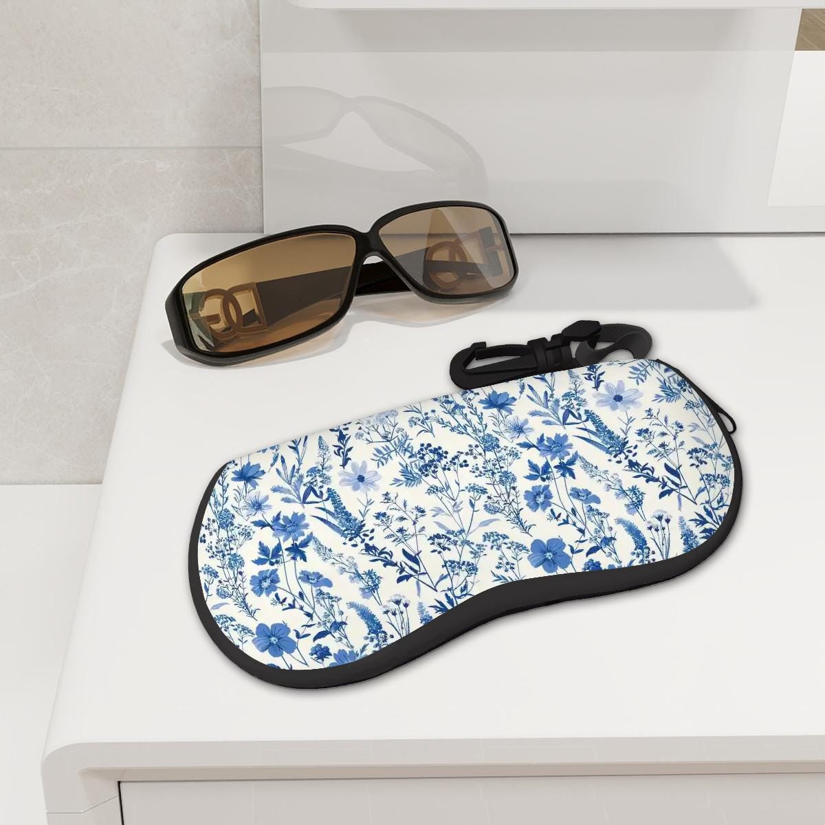 Toile de Jouy Eyeglasses Soft Case – French Vintage Sunglasses Zipper Pouch