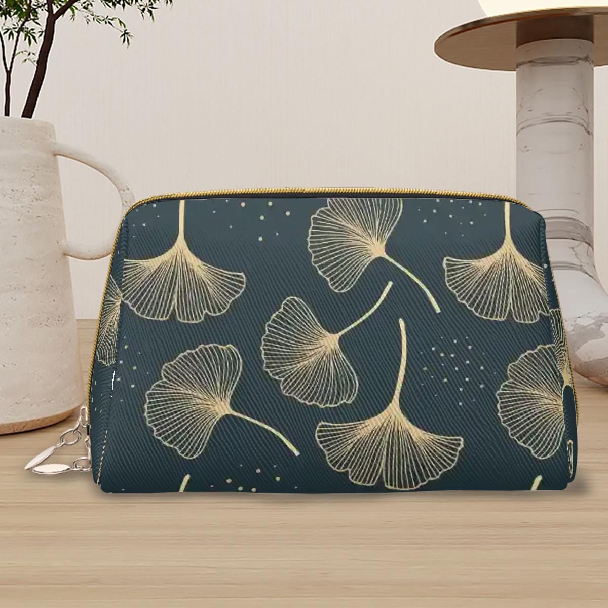 Luxury Black Gold Ginkgo Leaf Makeup Bag – Faux-Leather Travel Cosmetics Case