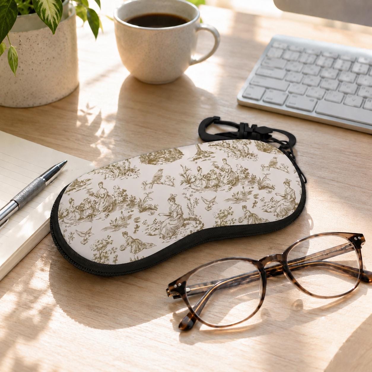 Toile de Jouy Eyeglasses Soft Case – French Vintage Sunglasses Zipper Pouch