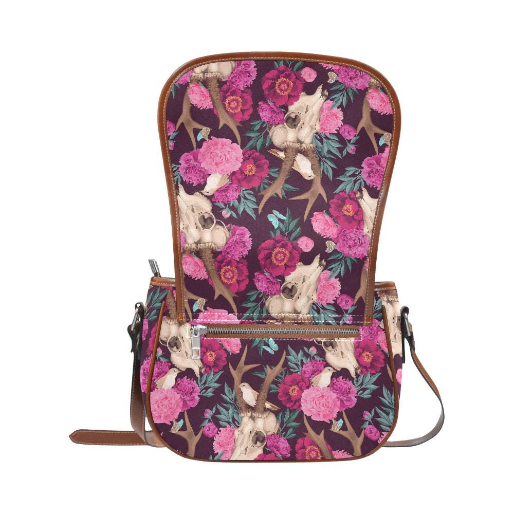Bolso de montar con rosas y calavera de estilo dark academia – bandolera vintage