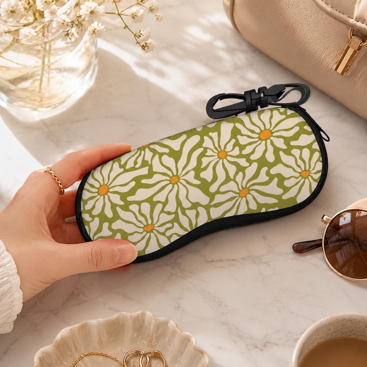 Boho Daisy Sunglasses Case – Retro Floral Eyeglass Zipper Pouch